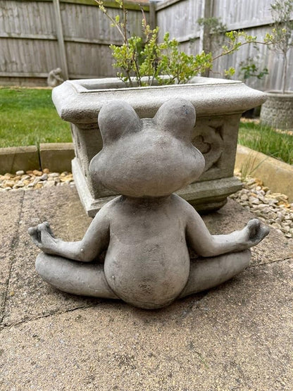 Meditating Frog Stone Garden Statue | Outdoor Animal Sculpture Toad Ornament Decor Decoration