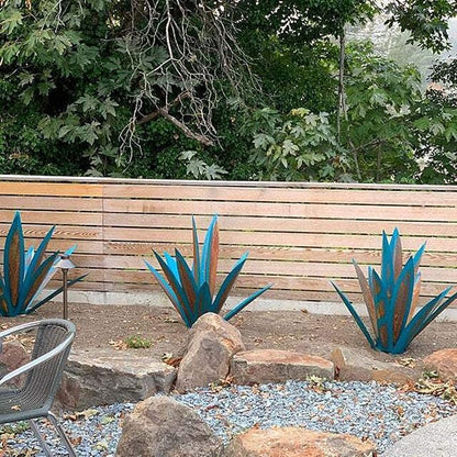Juesi Metal Yard Art - Metal Agave Plants for Outdoors, Garden Sculpture Metal Arts for Yard Lawn Patio (10.6" X 2.5", Sky Blue)