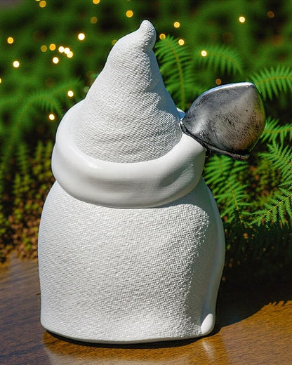 Leverse Whimsical Garden Gnome Statue with Shovel - 5.9 Inch Resin Outdoor Decor, Waterproof White Figure for Yard & Patio (Shovel)