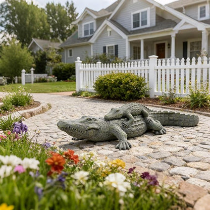 DiliComing Outdoor Alligator Statue Garden Decor - 28 Inch Realistic Resin Crocodile Garden Statues Mother & Baby Alligator Sculpture for Yard Lawn Beach Pool Decorations Gator Gifts