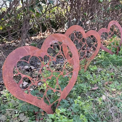Rusty Stake Heart Statue Tree with Realistic Rusted Heart for Home and Garden Parterre Enhancement Yard Decoration