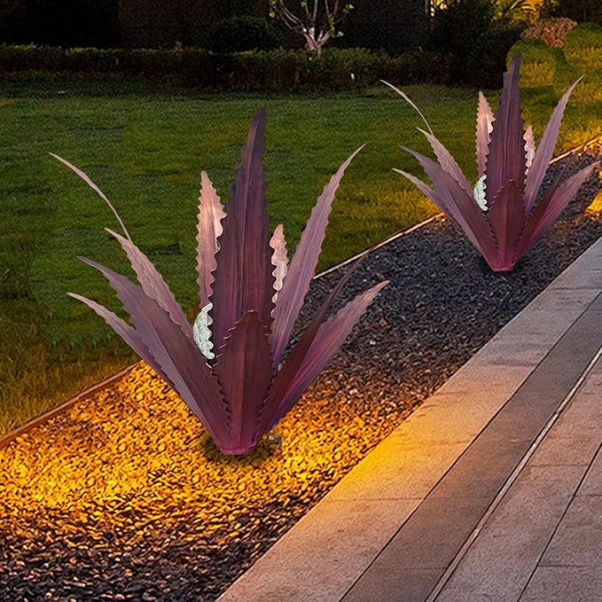 2 PCS Metal Agave Sculpture Decoration, Vintage Country Hand-Painted Sculpture DIY Metal Agave Plant, Home Garden Courtyard Lawn Outdoor Decoration (Serrated Purple)
