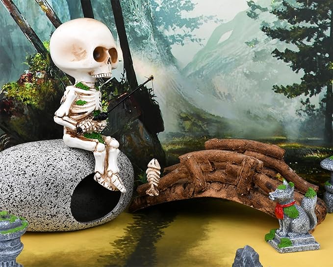 DS. DISTINCTIVE STYLE Style Fishing Skeleton Statue 4.5 Inch Mini Skull Figurines Halloween Gothic Decor Resin Cute Skull Fisher Sculpture for Outdoor Garden Pond Fountain Poolside