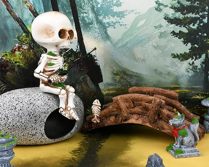 DS. DISTINCTIVE STYLE Style Fishing Skeleton Statue 4.5 Inch Mini Skull Figurines Halloween Gothic Decor Resin Cute Skull Fisher Sculpture for Outdoor Garden Pond Fountain Poolside
