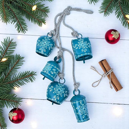 Rustic Cow Bell Wind Chime 25” - 5 Metal Hanging Bells for Christmas, Farmhouse, Porch, Entryway, Bohemian Garden Chime, Vintage Bell Garland, Antique Wind Chimes for Indoor & Outdoor (Green)