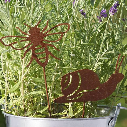 Vintage Styles Iron Garden Art Decorations Rusted Animal Sculptures Durability Crafted Ornaments Recycled Outdoor Garden Statues