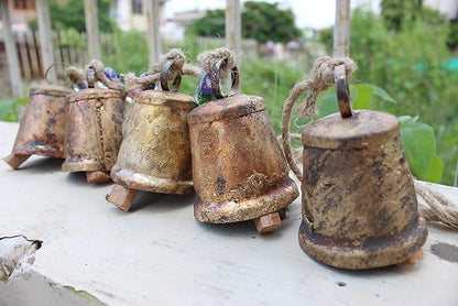 Mango Gifts Shabby Chci Rustic Vintage Cow Bells Hanging Chimes with Rope and Glass Beads Tranquil Wind Chimes for Garden Outdoor and Patio Decoration (MGT25)