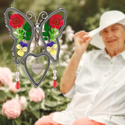 Suncatcher Grandma Butterfly Heart Shaped Glass Suncatcher with Pressed Flower Nana Gifts Wind Chimes with Real Flowers, Pendant Birthday Gifts for Grandma Mother`s Day Indoor Décor