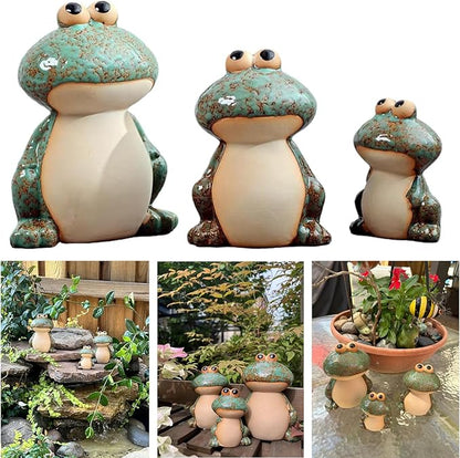 Ceramic Frog Garden Decor Set of 3 - Funny Cute Frog Lawn Ornaments, Outdoor Pond Patio Statues for Yard, Front Porch, Backyard Decor (Dad, Mom & Baby Frogs)