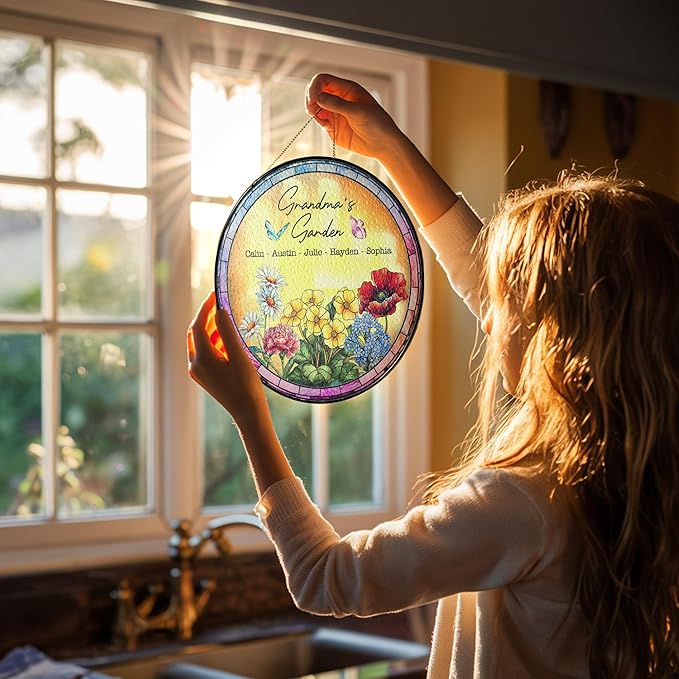 Personalized Grandma’s Stained Glass Window Hanging Ornament, Custom Holding Grandma’s Hands with Kids’ Names, Floral Art Decoration, Grandma from Grandkids