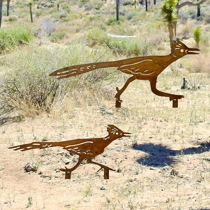 2PCS Rusty Roadrunner Decorative Garden Stakes, New Mexico Gifts for Women Mom Grandma Wife, Desert Yard Outdoor Decor, Metal Roadrunner Statues for Yard Art, Patio, Lawn Ornaments