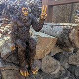 John Bernard & Company Bigfoot Peace Sign Decorative Sasquatch Yeti Statue/Figurine Indoor/Outdoor Sculpture for Patio, Deck, Home, Office 10 in H Shelf Sitter Figurine (Natural)