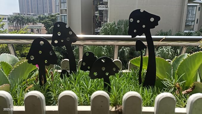 Metal Mushroom Yard Art Garden Decorative Stake Hollow Out Mushrooms Silhouette Statue Decor, 5pcs Mushroom Family Silhouette Sets for Pathway, Floor, Garden, Lawn, Outdoor Decorat (Metal Mushroom)