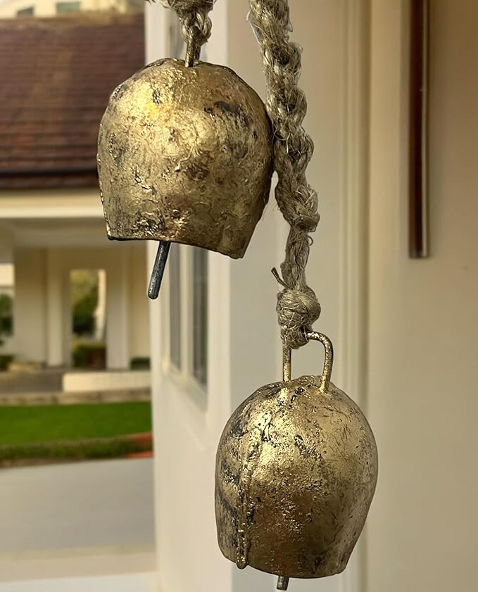 Mango Gifts Rustic Iron Barn Bell Wind Chimes with Rope, 4 Vintage Shabby Chic Hanging Bells for Boho Farmhouse Home Decor AMD Decorative Metal Wind Chime for Porch, Patio & Garden – 45 cm Height