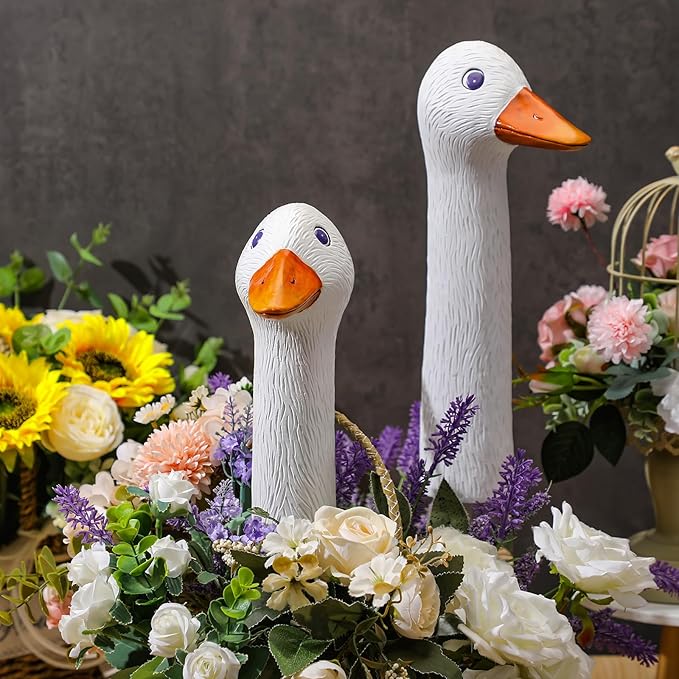 Suzile 1 Piece Porch Goose Statue Decorative Garden Stake Funny Porch Goose Resin Garden Lawn Yard Decor Gifts for Home Outdoor Patio
