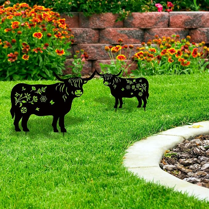 FoldTier 2 Pack Highland Cow Metal Garden Decor Highland Cow Garden Stakes Silhouette Statues Backyard Art Decorations for Christmas Decor, Outdoor Yard, Lawn, Home, Patio