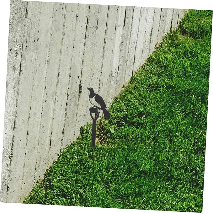 Bird Garden Stake Decor Iron for Lawn and Garden Vivid Bird Stake Ornament for Outdoor Decoration