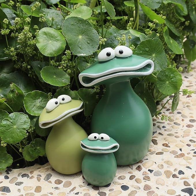 Garden Frog Statue Outdoor Decor – Waterproof Resin Frog Sculpture, Hand-Painted Frog Garden Statue for Patio, Lawn, Yard, Balcony or Porch, Cute Frog Figurine Garden Decor Gift for Garden Lovers