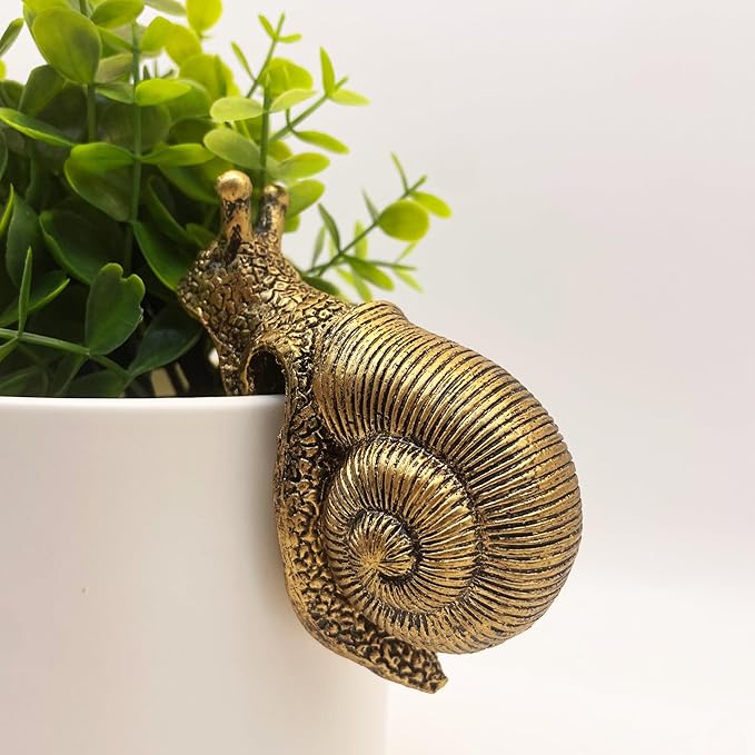 Vintage Bronze Climbing Snail Statue Flower Pot and Vase Hugger Miniature Fairy Garden Terrarium Decor Resin Art Patio Lawn Yard Ornaments Outdoor Fence Decorations