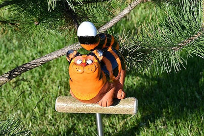 Ceramic Decoration for Garden and Yard | Outdoor Ornament with Stake | Happy Cat | GKW11