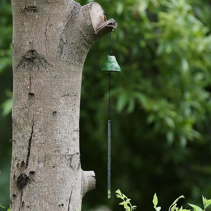 Japanese Wind Chime Cast-Iron Outdoor Ornament for Garden, Patio & Balcony, Hanging Metal Wind-Bell Decoration Gift, Blessing Pendant Windchimes & PVC Wind-Catcher, Green Frog