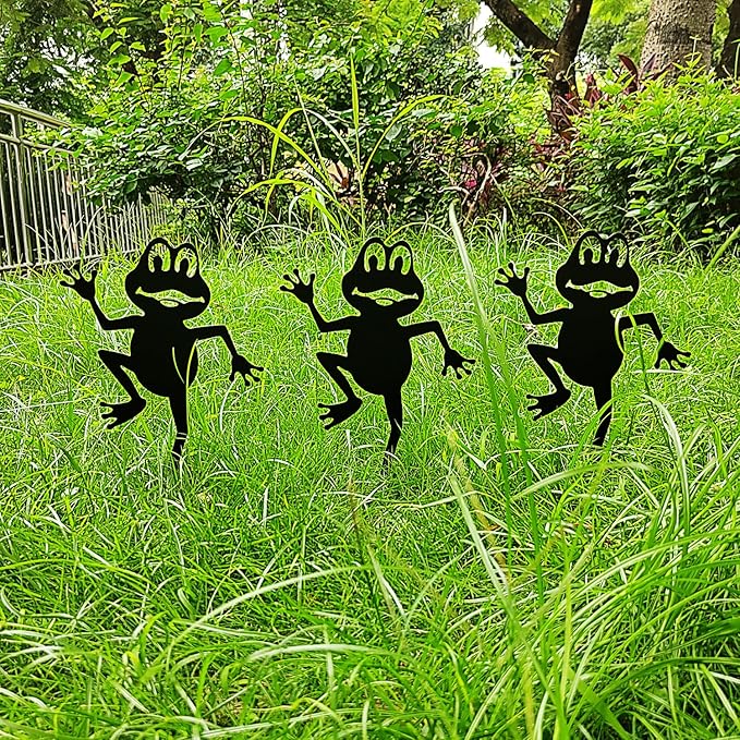 Tipmant Metal Iron Art Decoration Animal Silhouette Decorative Stakes Statues Ornament Crafts for Outdoor Gardens, Yard, Courtyards, Parks, Lawns, Potted Plants, Patio (3 Frogs)
