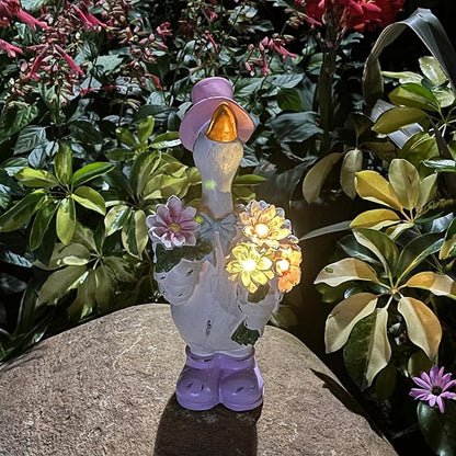 Outdoor Solar-Powered Goose Statue – Garden Goose Decor with Solar Light, Resin Solar Garden Statue Waterproof for Lawn Patio Porch Yard– Goose Figurine Gift for Mom, Grandma, Women Garden Lovers