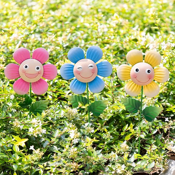 Glitzhome Set of 3 Happy Face Decorative Garden Stake, Metal Flower Yard Stakes with Hand Painted Smiling Design, Iron Garden Yard Spring Decor or Wall Decor, 18”H