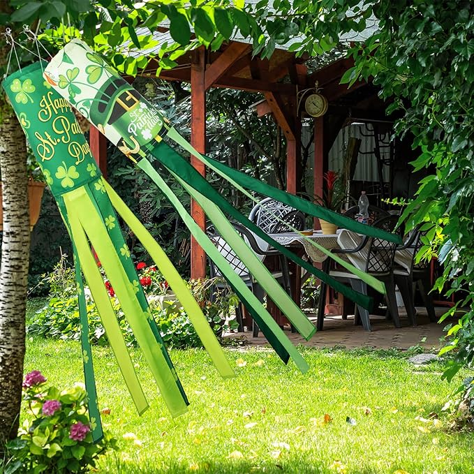 NOVWANG 2 Pieces St. Patrick's Day Windsock, 40 Inch Green Shamrock Outdoor Hanging Decorative for Balcony, Yard, Lawn, Patio, Garden
