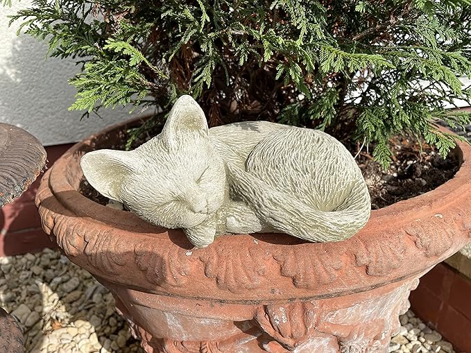 Burgess Home & Garden Sleeping Cat Statue | Reconstituted Stone Kitty Animal Concrete Outdoor Decoration Lawn Garden Ornament - Made in UK, 21cm / 8.25'' Wide