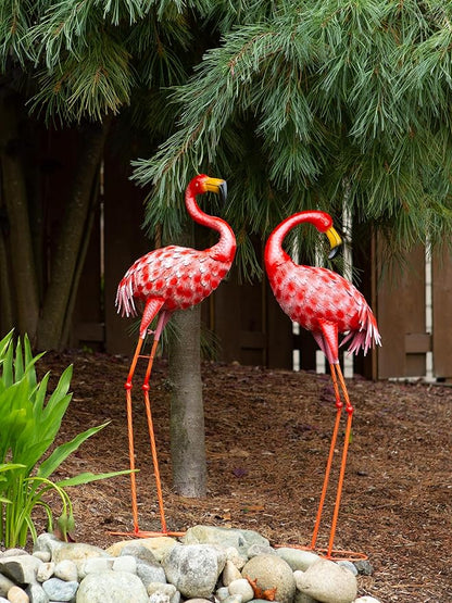 Zingz & Thingz Durable Iron Outdoor Garden Décor Bright Pink Standing Flamingo Statue, 14.25x7.75x33, Looking Back
