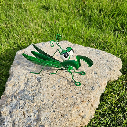 Metal Praying Mantis Sculptures Outdoor Yard Art Garden Patio Decor, Set of 4 Statues for Insect-Themed Garden Decoration