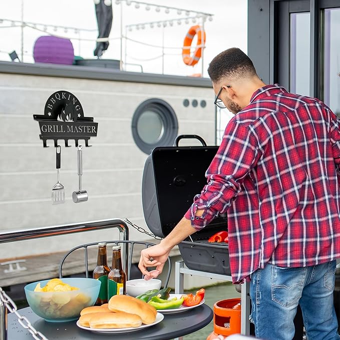Wall Mount BBQ Tool Holder - Grill Master BBQ Utensil Holder for Outdoor Grill Barbeque Wall Organizer with 5 Hooks, Metal BBQ Accessorie Hanger for Backyard Patio & Porch, Men Cave Father’s Day Gift