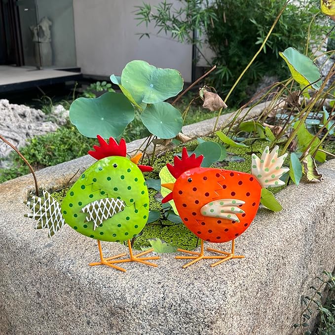 Metal Chicken Decoration Set of 2, Outdoor and Indoor Garden Sculpture for Yard Art, Backyard Patio Lawn Decor, for Family Lovers Housewarming