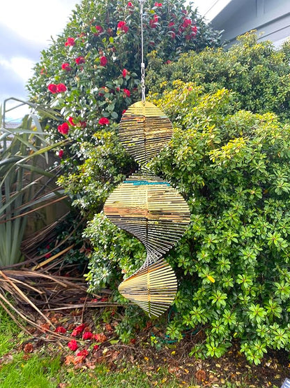 Wind Spinner Metal Garden Spinners Outdoor Garden Art for Backyard Outdoor Hanging Decor and Spinners for Yard and Garden Ornaments 3D Shape (White Gold Helix)