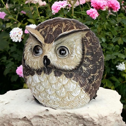 Gift Essentials Stocky Owl Garden Decor Holds a Hidden Key Outside - Secret Magnetic Panel Key Hider