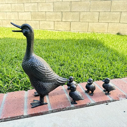 Vintage Cast Iron Duck Family Garden Statue, Rust Brown Mother Duck (15.7" Tall) with 4 Ducklings (3.6" Tall), Outdoor Decorative Sculpture Set for Yard Patio HC5387-6905