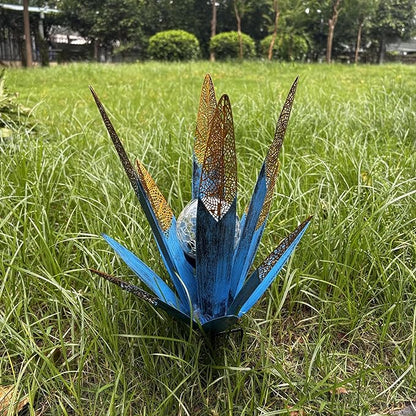 Tequila Rustic Sculpture, Metal Agave Statues Garden Hand Painted Decor for Yard Lawn Patio, Home Outdoor Courtyard Decoration with Solar Light Hollowed Leaves, Ornament Gifts (Blue, Size)