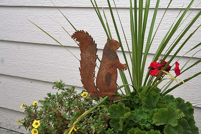Animal Wildlife Style Steel Rustic or Powder Coated Metal Yard Stake (Squirrel 20" Tall Including Stake, Naturally Rusted)