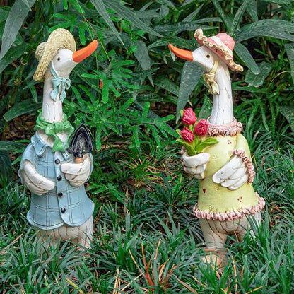 Garden Statues Couple Duck, Funny Cartoon Duck Garden Statues Indoor Outdoor Spring Decorations Cute Ducks Art Décor Goose for Yard Home Garden Patio and Office (2- Pack)