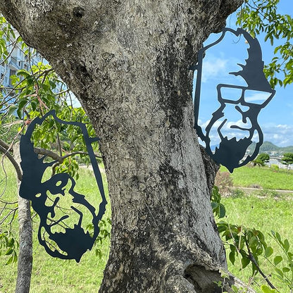 Peeping Bigfoot Metal Yard Art, Garden Branch Peeking Yeti Decor, Outdoor Metal Bigfoot Tree Hugger Decorations, Sasquatch Face for Outdoor Decorations, Set of 2
