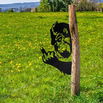 Halloween Fence Yard Statues Garden Stake, Horror Metal Wall Art Statues Outdoor Rust-Proof Decor, Laser Cut Silhouette Art Double Sided Metal Sculpture for Outdoor Garden (Funny Bigfoot)