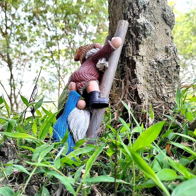 Funny Climbing Ladder Gnome Tree Hugger Decor, Garden Sculpture Decoration Elf Out The Door, Yard Ornament Resin Statue Outdoor Decor for Patio Lawn