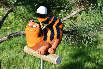Ceramic Decoration for Garden and Yard | Outdoor Ornament with Stake | Happy Cat | GKW11