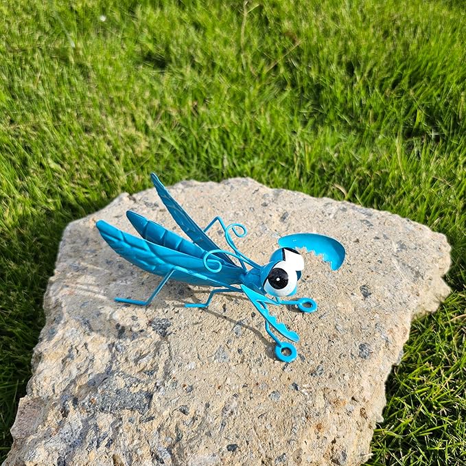 Metal Praying Mantis Sculptures Outdoor Yard Art Garden Patio Decor, Set of 4 Statues for Insect-Themed Garden Decoration