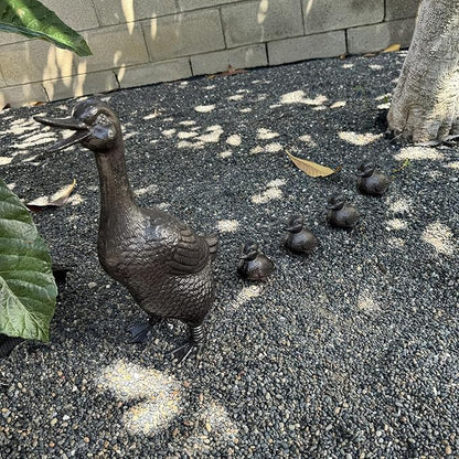 Vintage Cast Iron Duck Family Garden Statue, Rust Brown Mother Duck (15.7" Tall) with 4 Ducklings (3.6" Tall), Outdoor Decorative Sculpture Set for Yard Patio HC5387-6905