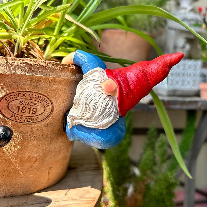 Climbing Gnome Figurines Flower Pot Hugger, Resin Hanging Garden Gnomes Statue Outdoor Decor Fence Ornaments Plant Pot for Indoor Outdoor Home Patio Yard Lawn 2 PCS