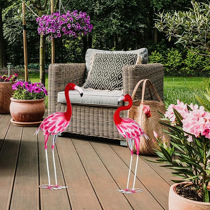 Set of 2 Metal Flamingo Garden Statues, Yard Flamingo Outdoor Decor for Lawn Patio Garden Backyard Display (Pink)