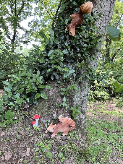 2pcs Squirrel Hanging Statues for Garden Decoration, Outdoor Hanging Tree Décor with Screws and Hooks, for Tree Trunk, Garden, Yard, Patio- 7.9 Inch (2 Squirrels)