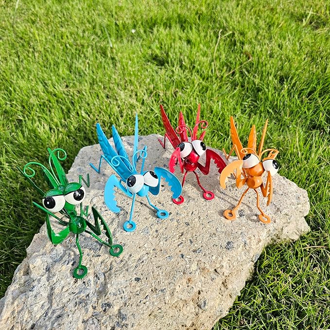 Metal Praying Mantis Sculptures Outdoor Yard Art Garden Patio Decor, Set of 4 Statues for Insect-Themed Garden Decoration